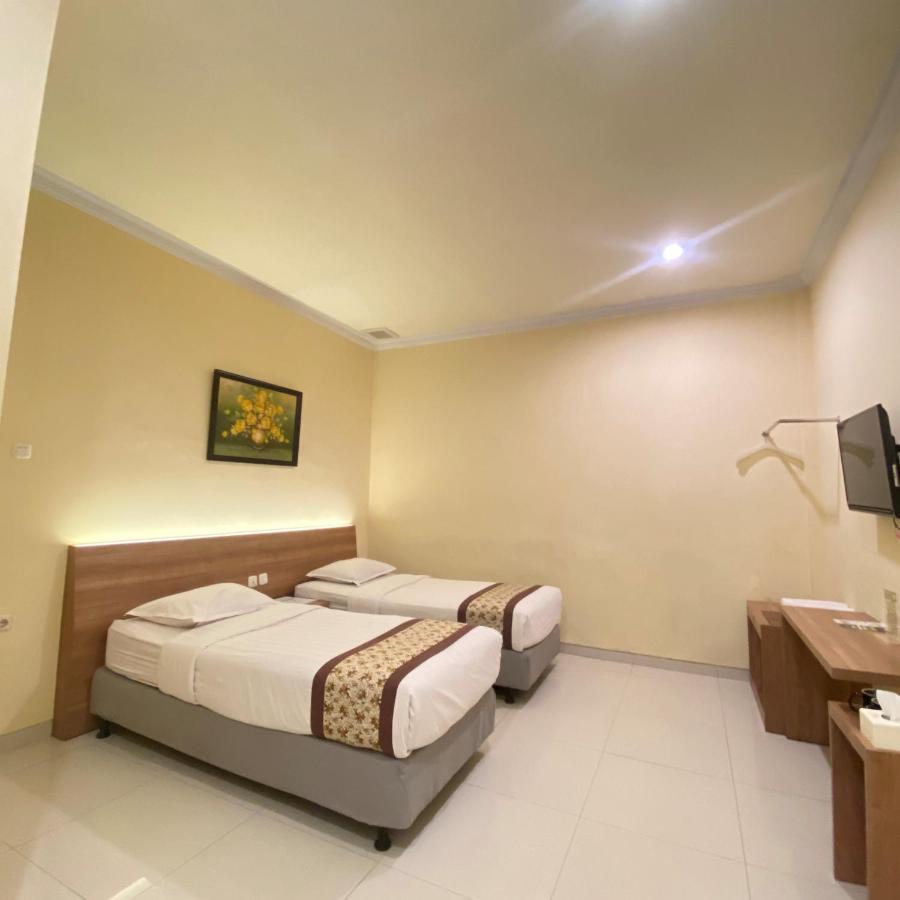 Riverstone Hotel & Cottage Бату Екстер'єр фото