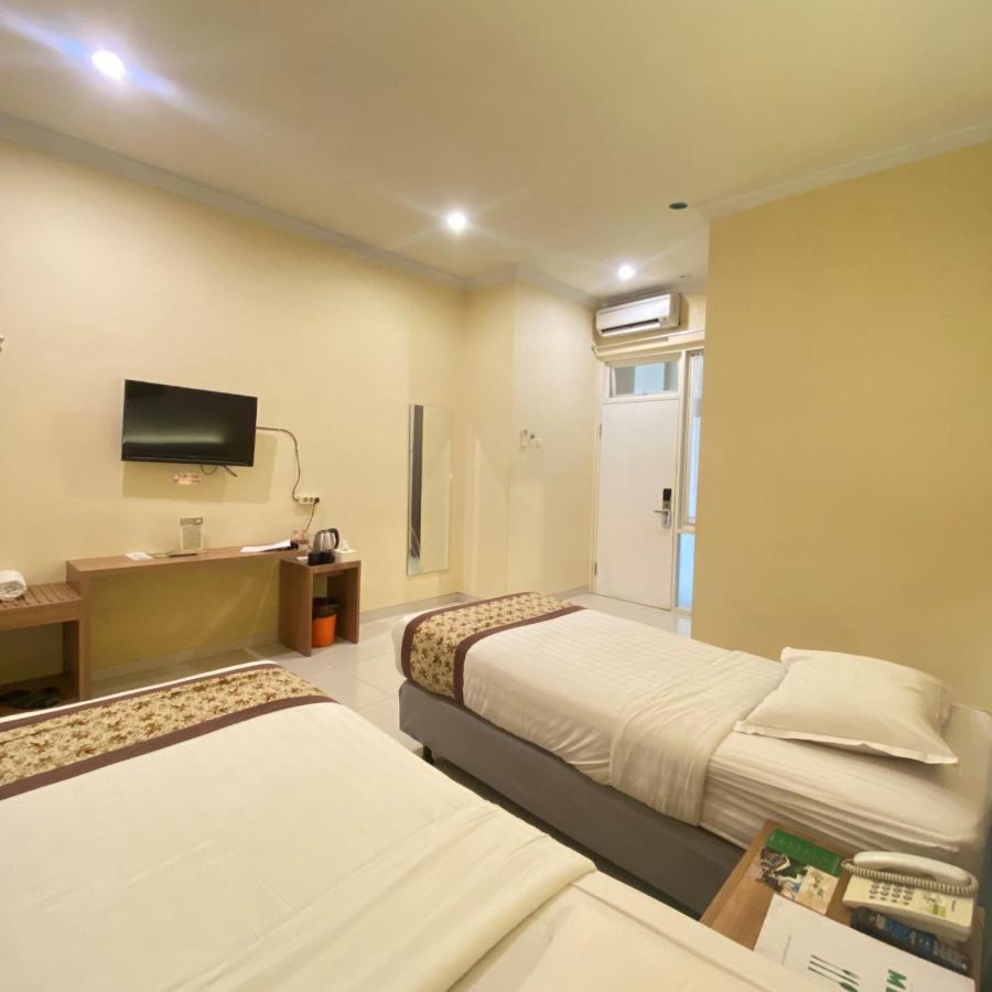 Riverstone Hotel & Cottage Бату Екстер'єр фото