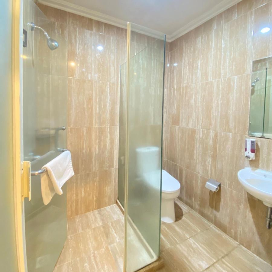 Riverstone Hotel & Cottage Бату Екстер'єр фото