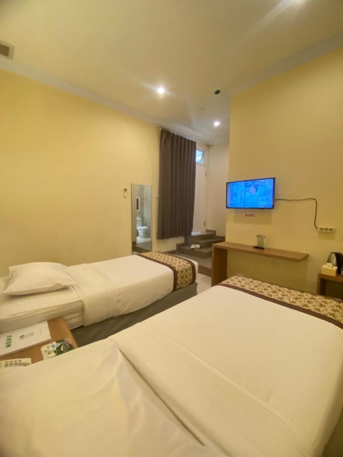Riverstone Hotel & Cottage Бату Екстер'єр фото