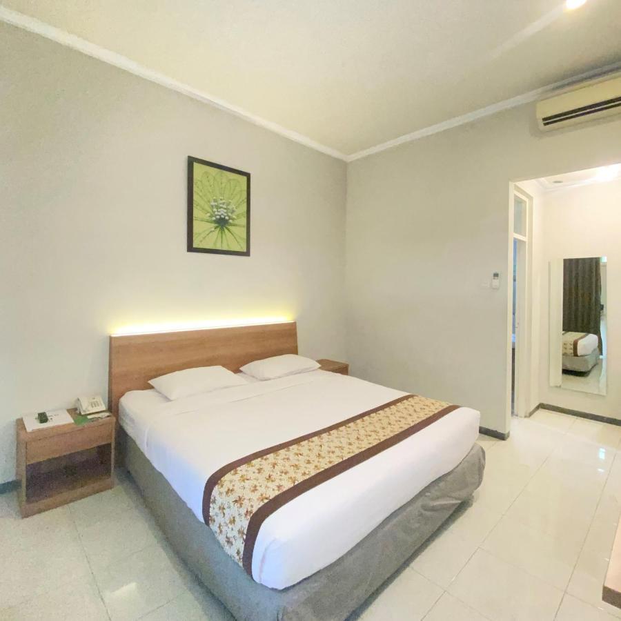 Riverstone Hotel & Cottage Бату Екстер'єр фото