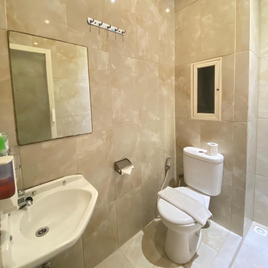 Riverstone Hotel & Cottage Бату Екстер'єр фото
