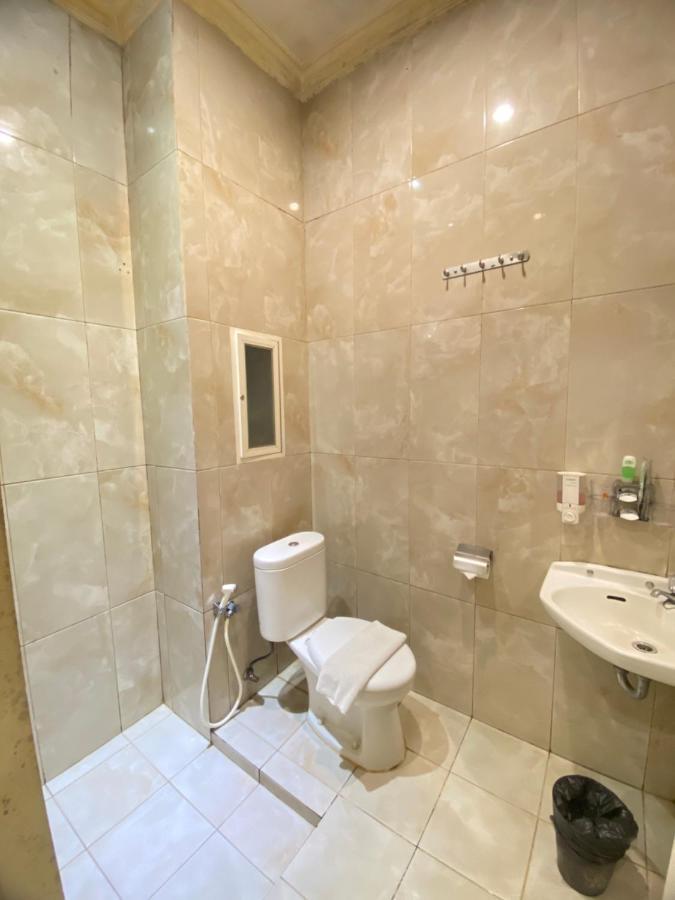 Riverstone Hotel & Cottage Бату Екстер'єр фото