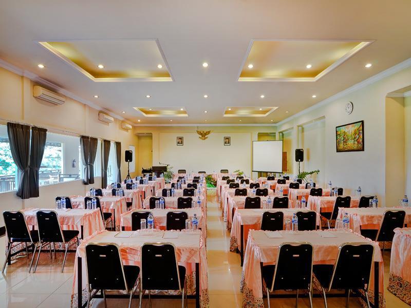 Riverstone Hotel & Cottage Бату Екстер'єр фото