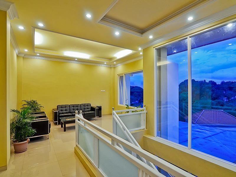 Riverstone Hotel & Cottage Бату Екстер'єр фото