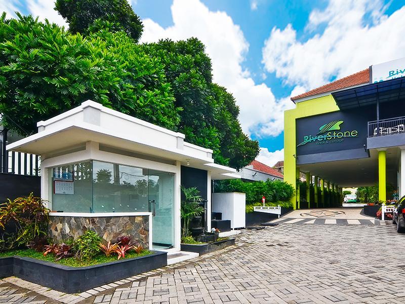 Riverstone Hotel & Cottage Бату Екстер'єр фото