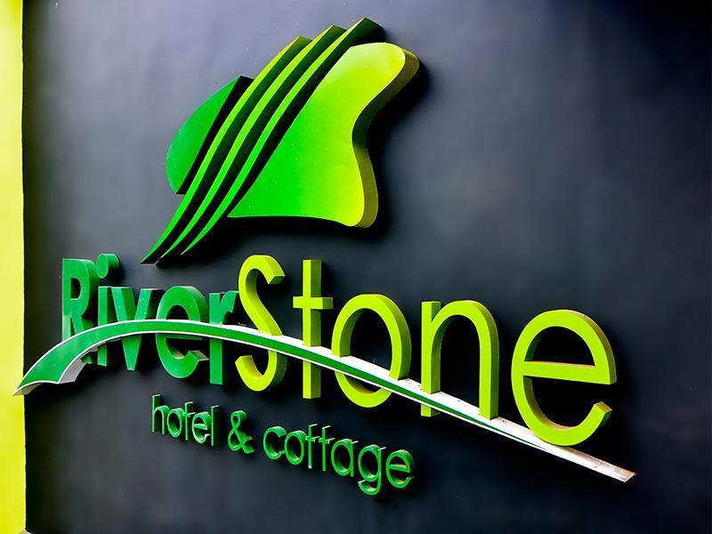 Riverstone Hotel & Cottage Бату Екстер'єр фото